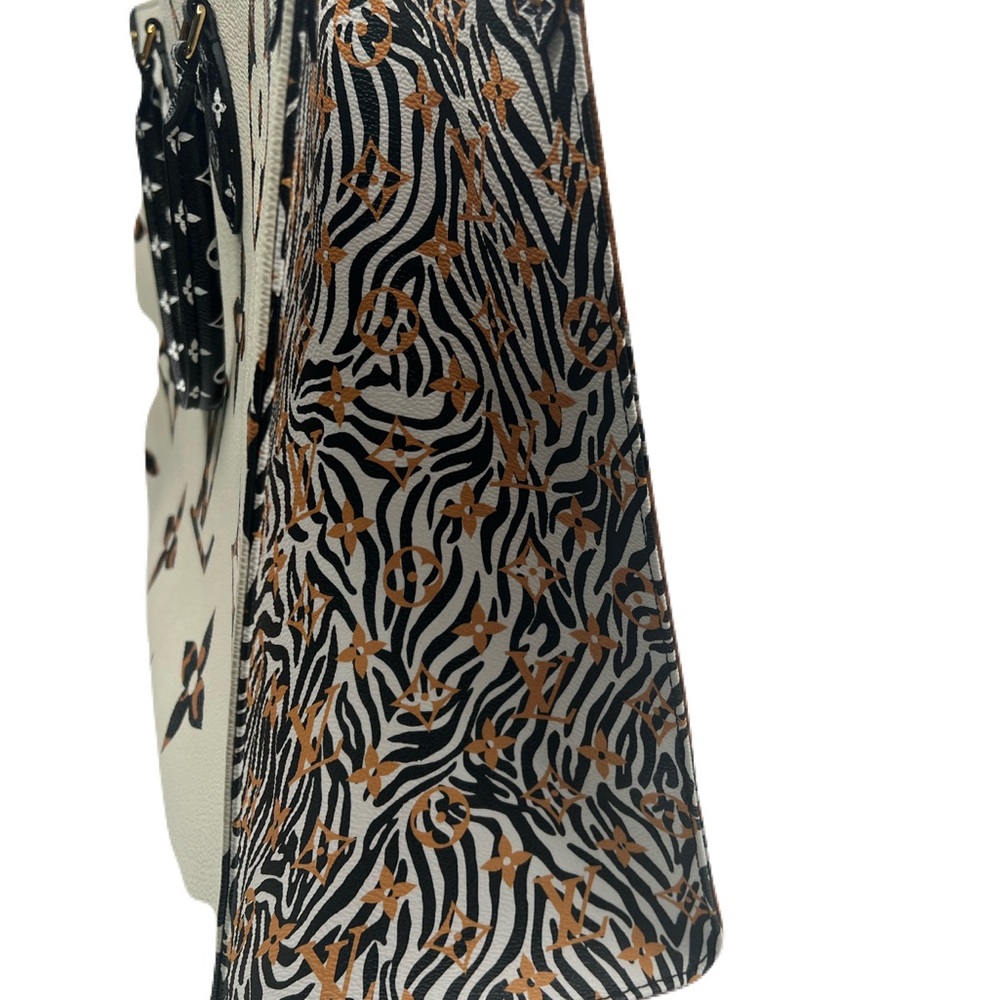 Authentic Louis Vuitton Limited Ed On The Go GM Jungle White 2way Top/shoulder - Picture 8 of 15